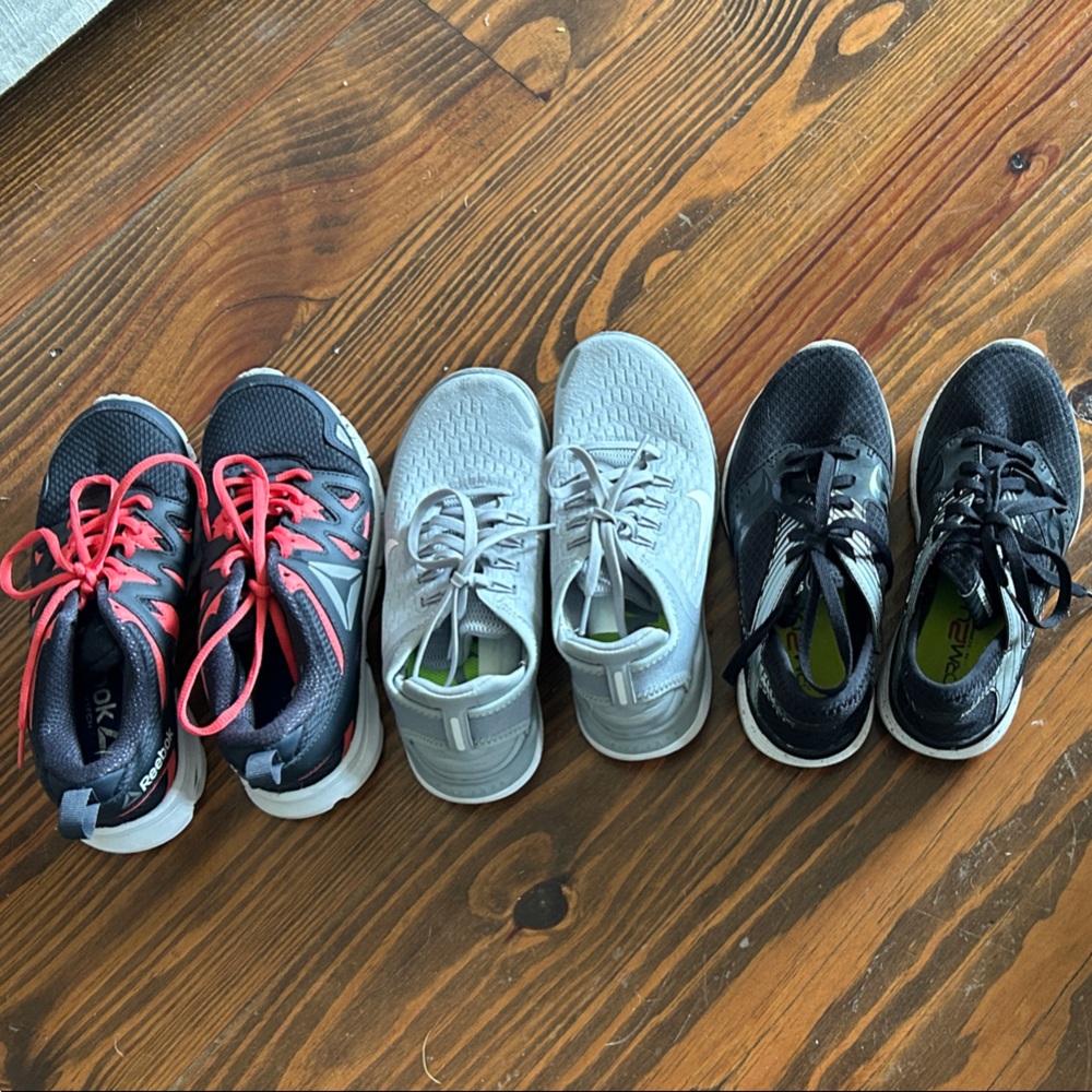 Women’s size 5 Athletic Shoes Reebok Nike Saucony Lot of 3
